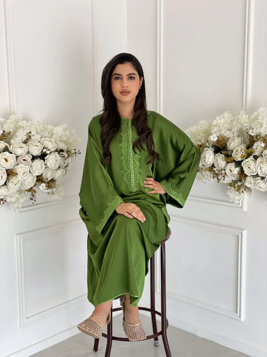 Siham Vert Abaya – Robe marocaine élégante d'intérieur – vue produit 2
