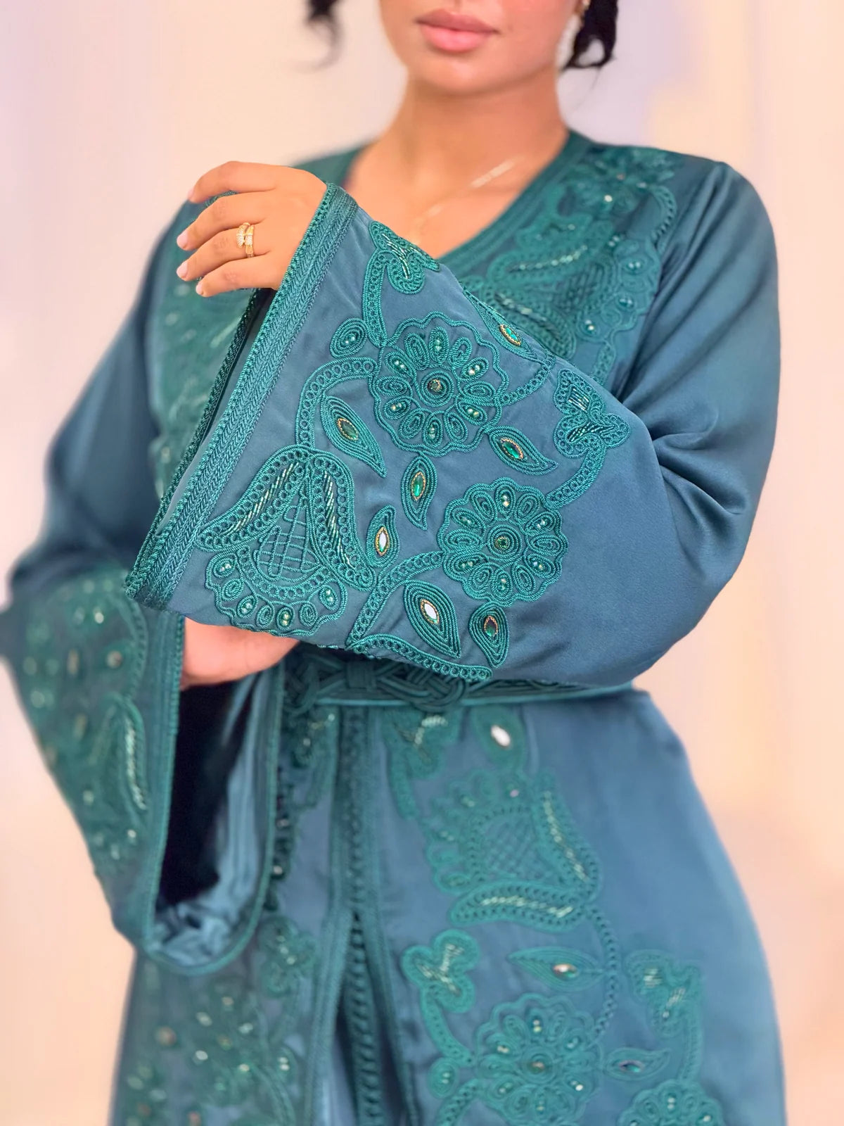 Takchita Aminaa bleu-vert – Robe de cérémonie marocaine 2 pièces