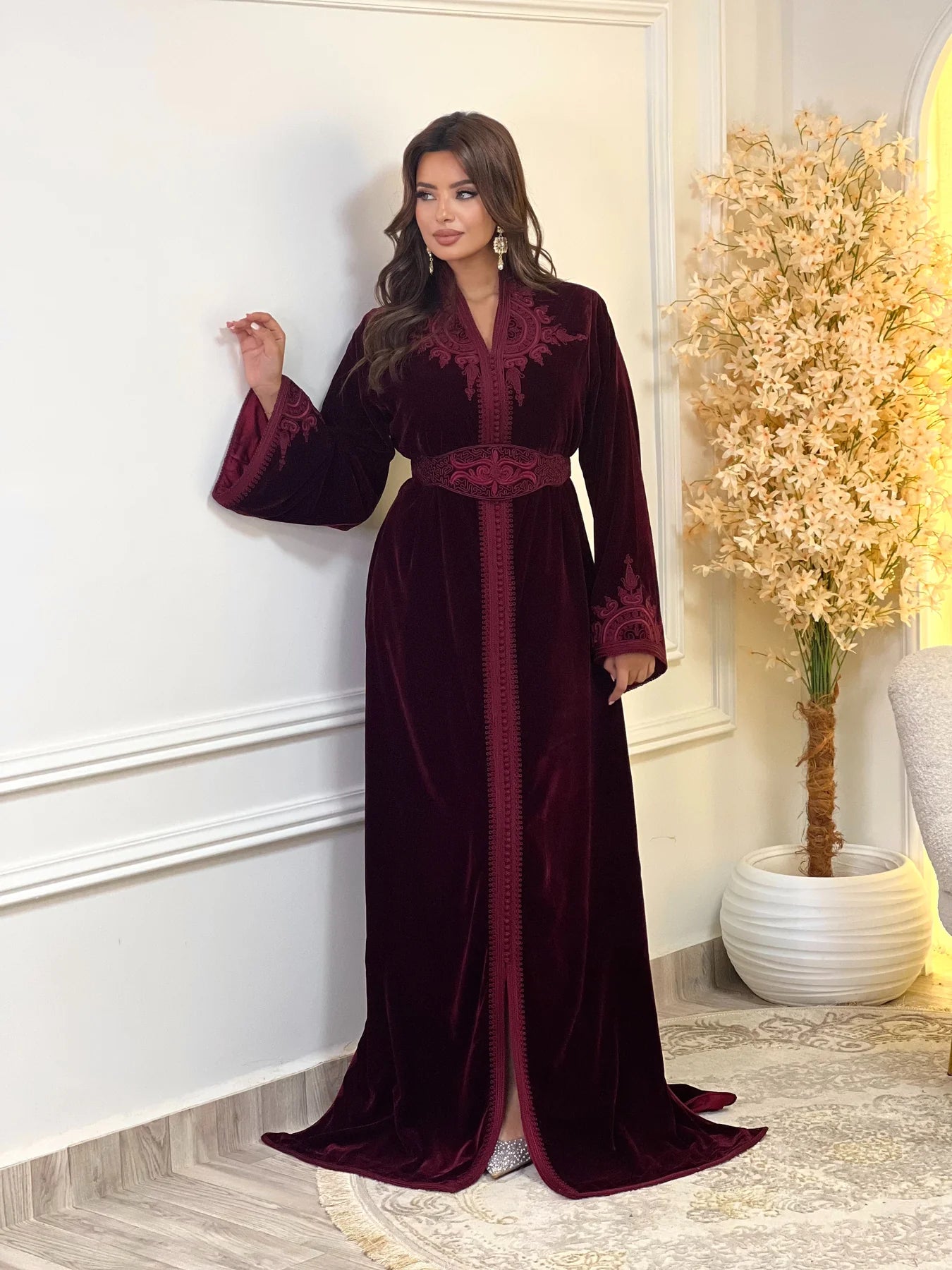Insaf Bordeaux Kaftan – Robe marocaine artisanale – vue produit 4