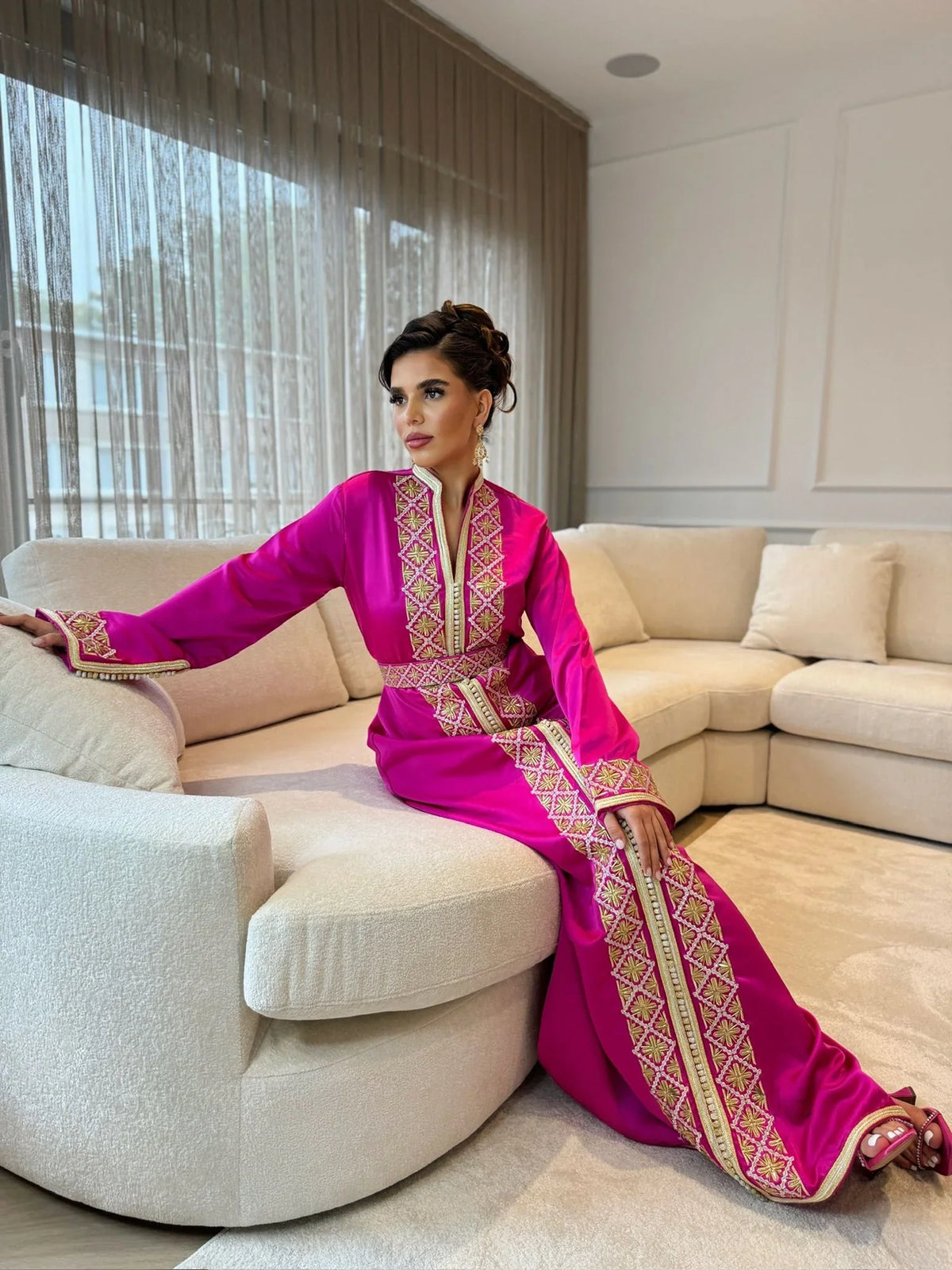 Dounia Rose Kaftan – Robe marocaine artisanale