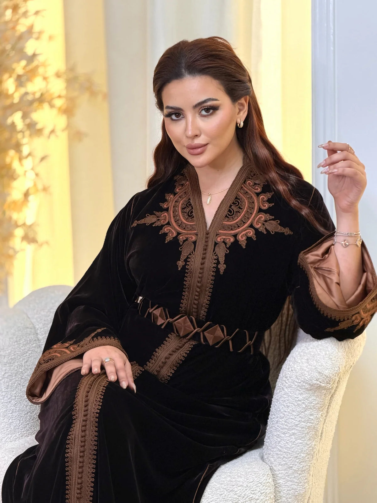 Ayla Noir Kaftan – Robe marocaine artisanale – vue produit 8