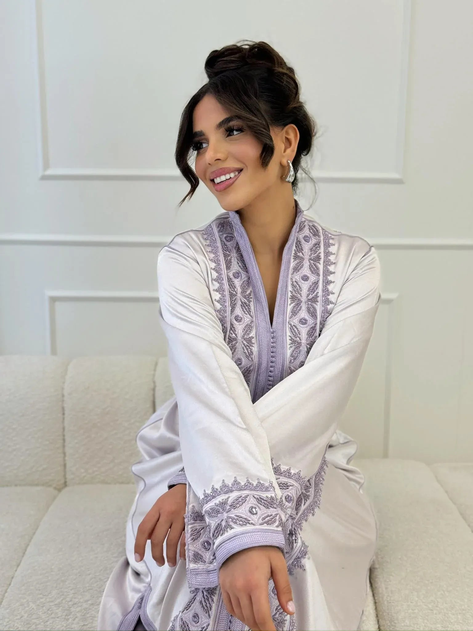 Saida Gris Kaftan – Robe marocaine artisanale