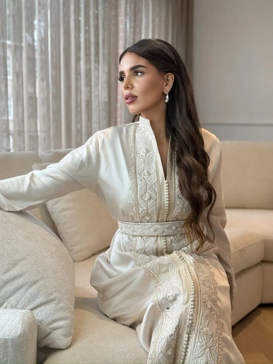 Hala Blanc Kaftan – Robe marocaine artisanale