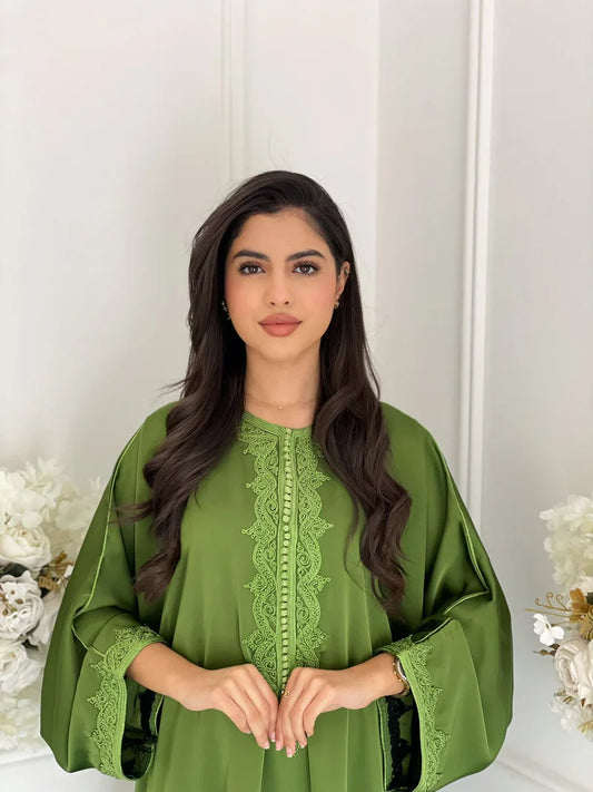 Siham Vert Abaya – Robe marocaine élégante d'intérieur