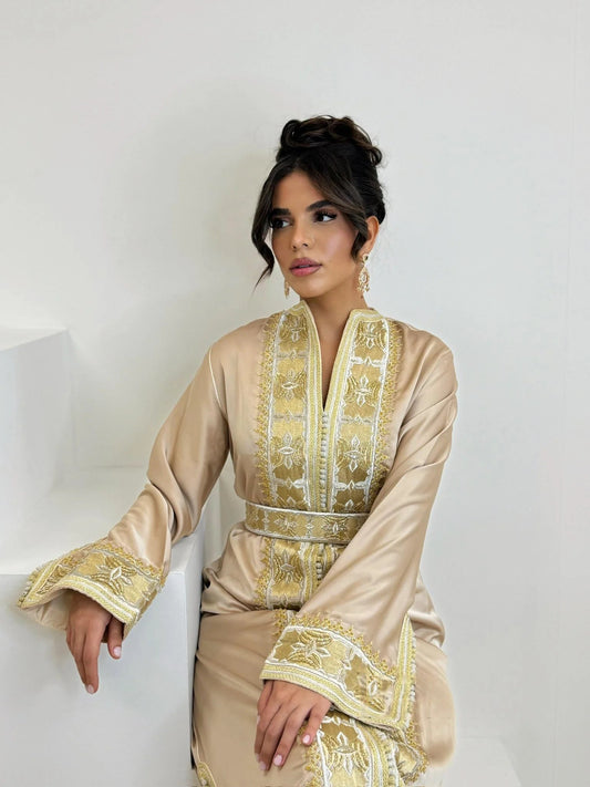Darine Beige Kaftan – Robe marocaine artisanale