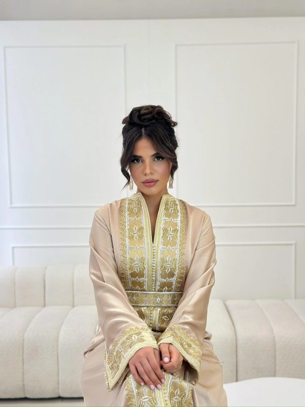 Darine Beige Kaftan – Robe marocaine artisanale