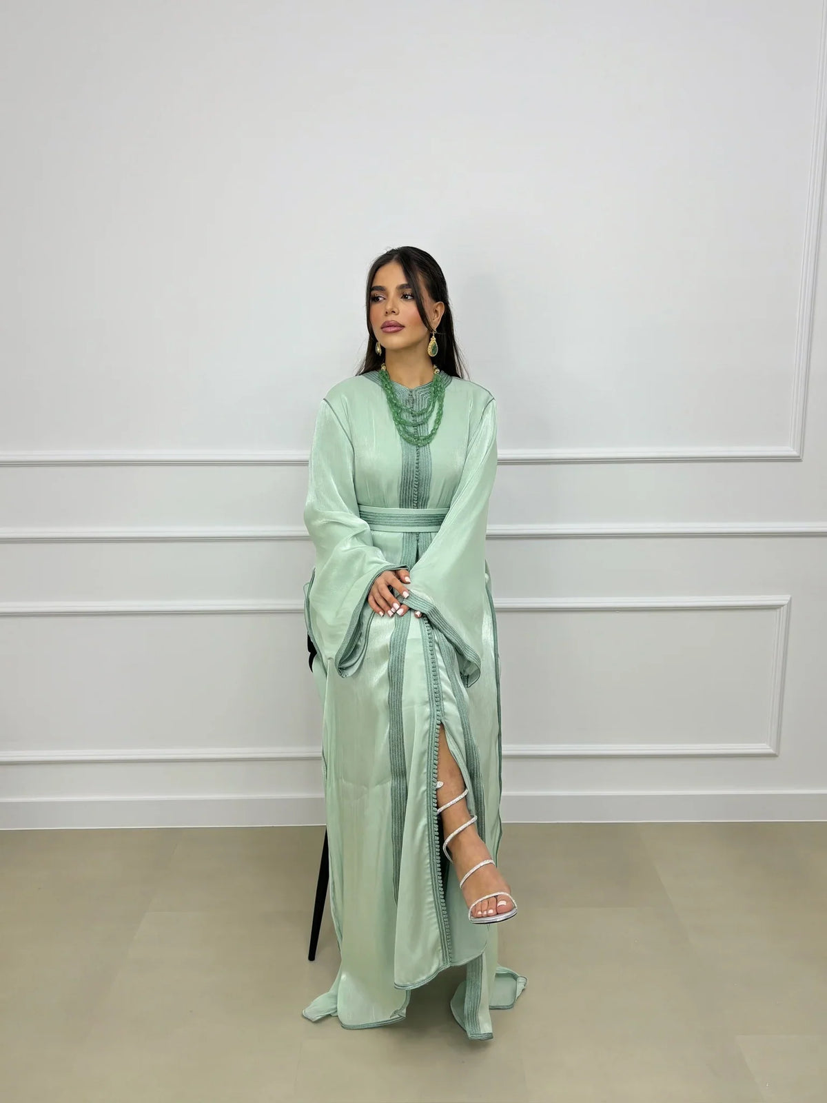 Souad Vert Takchita – Robe marocaine deux pièces – vue produit 3