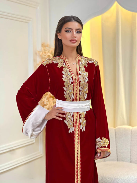 Dania Rouge Kaftan – Perlage de perles dorées, fait main