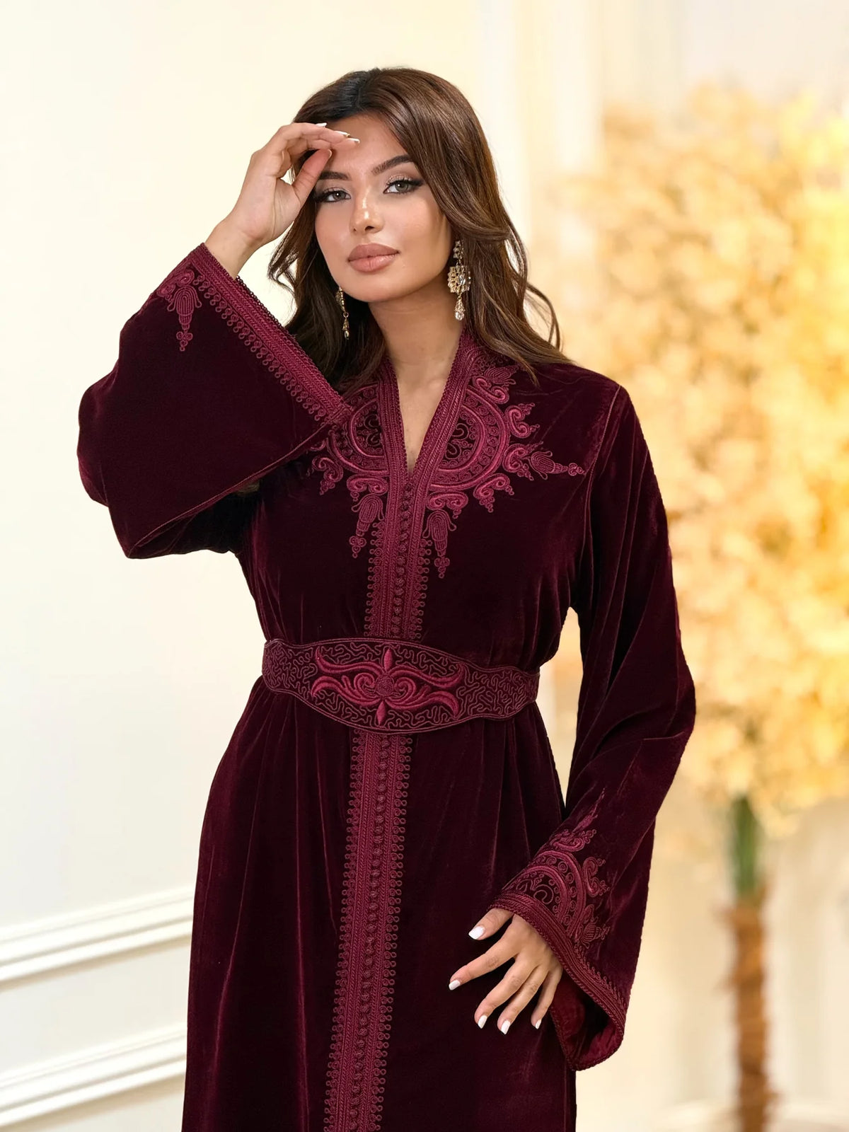 Insaf Bordeaux Kaftan – Robe marocaine artisanale – vue produit 7