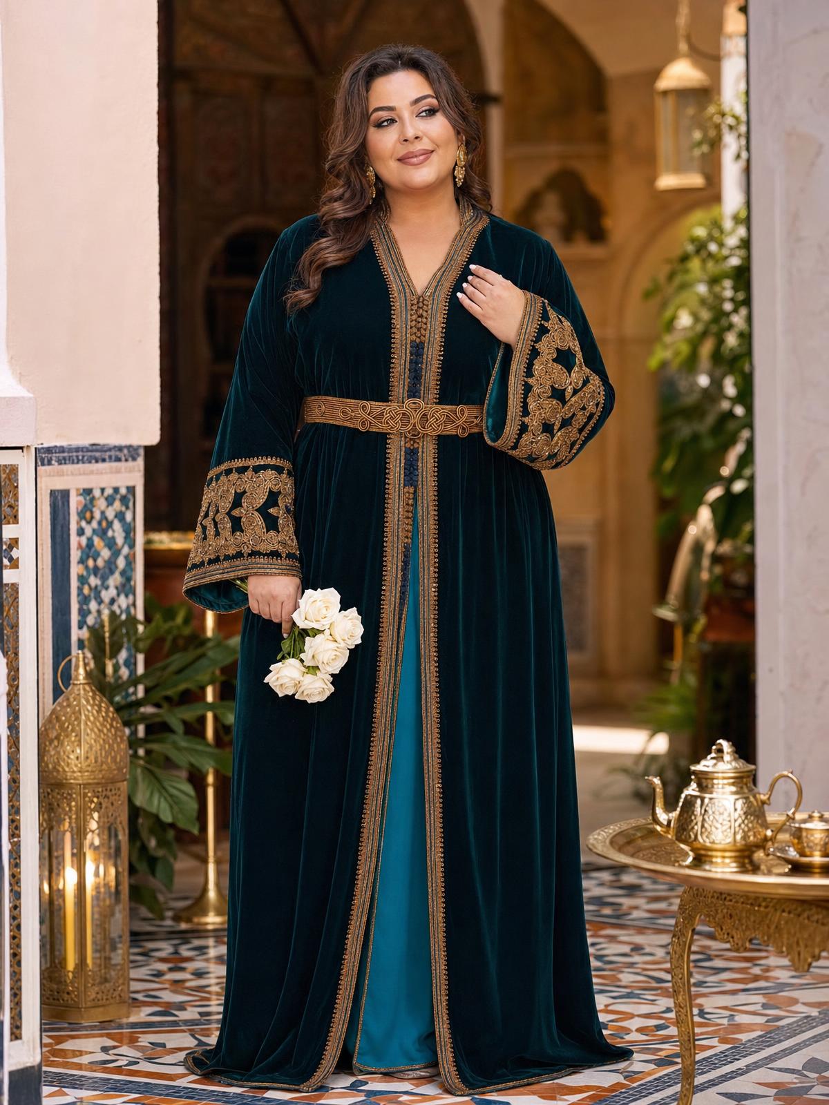 Karima Noir Takchita – Robe marocaine deux pièces \u2014 plus-size model