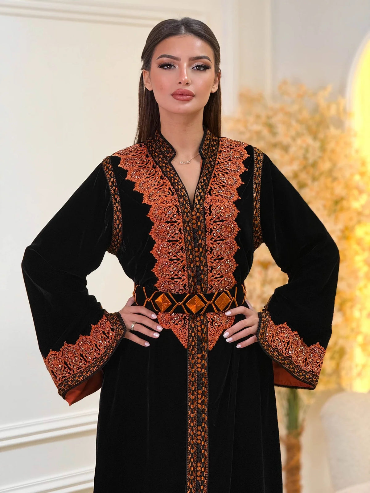 Kinda Noir Kaftan – Robe marocaine artisanale – vue produit 5