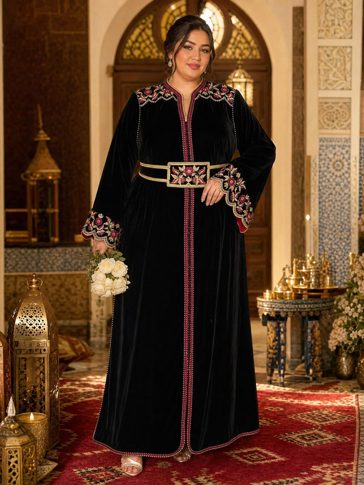 Lamiaa Noir Kaftan – Robe marocaine artisanale \u2014 plus-size model