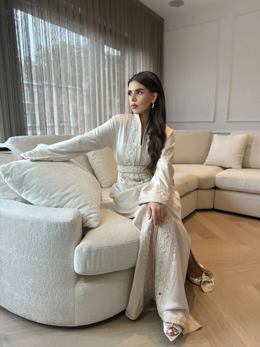 Hala Blanc Kaftan – Robe marocaine artisanale – vue produit 2