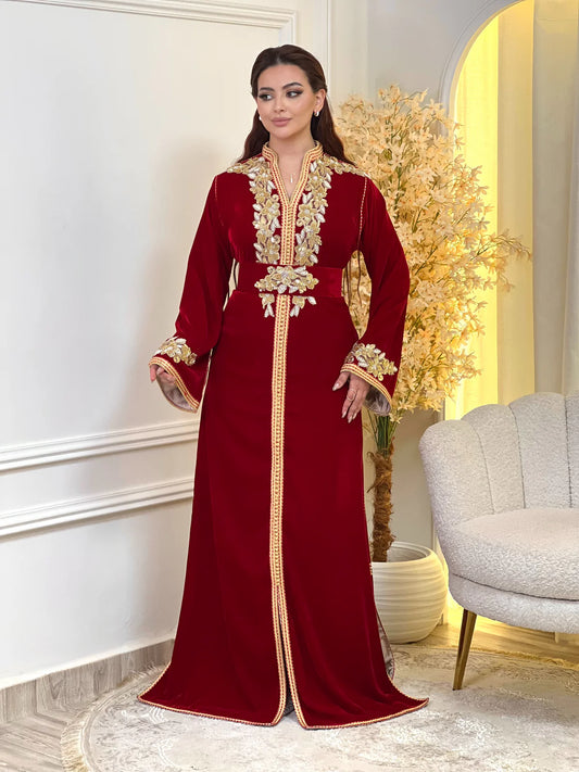 Najia Rouge Kaftan – Perlage de perles dorées, fait main – vue produit 2