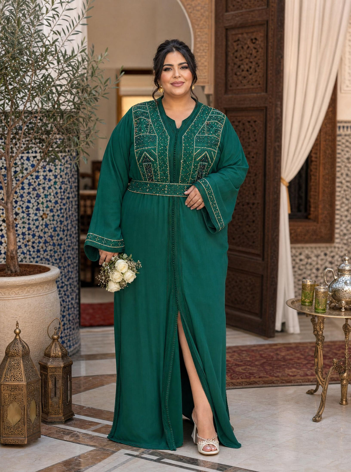 Norhane Vert Takchita – Robe marocaine deux pièces \u2014 plus-size model