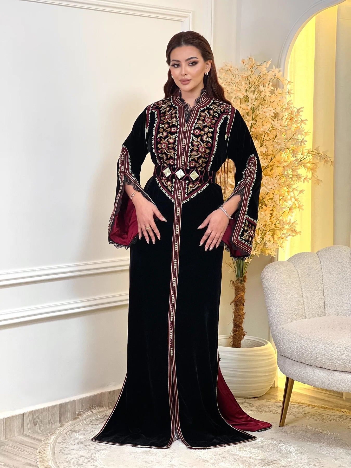 Rajwa Noir Kaftan – Robe marocaine artisanale – vue produit 3