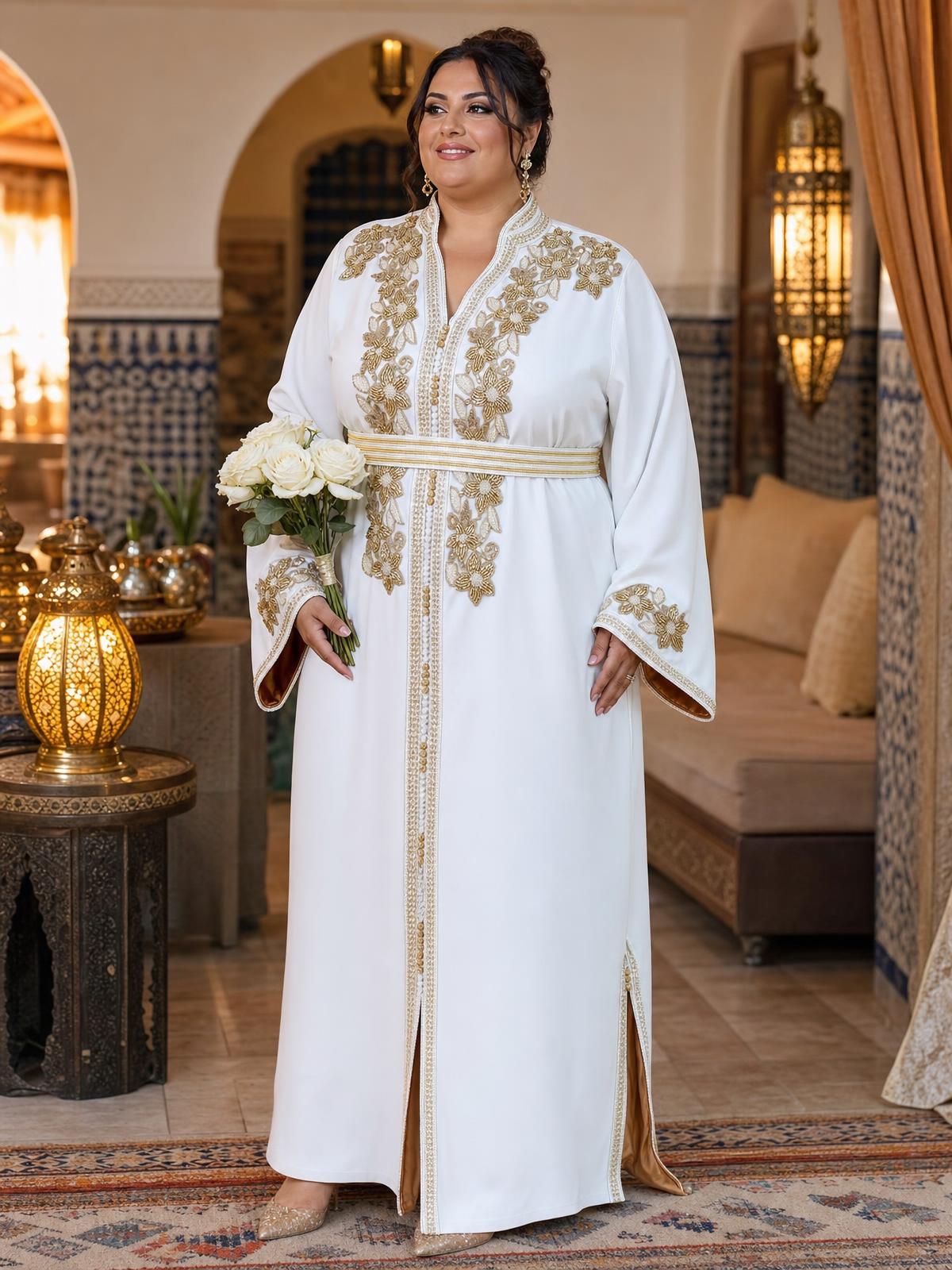 Rihab Blanc Kaftan – Robe marocaine artisanale \u2014 plus-size model