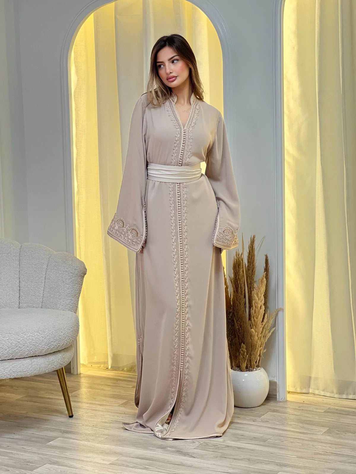 Sajida Beige Kaftan – Robe marocaine artisanale – vue produit 3