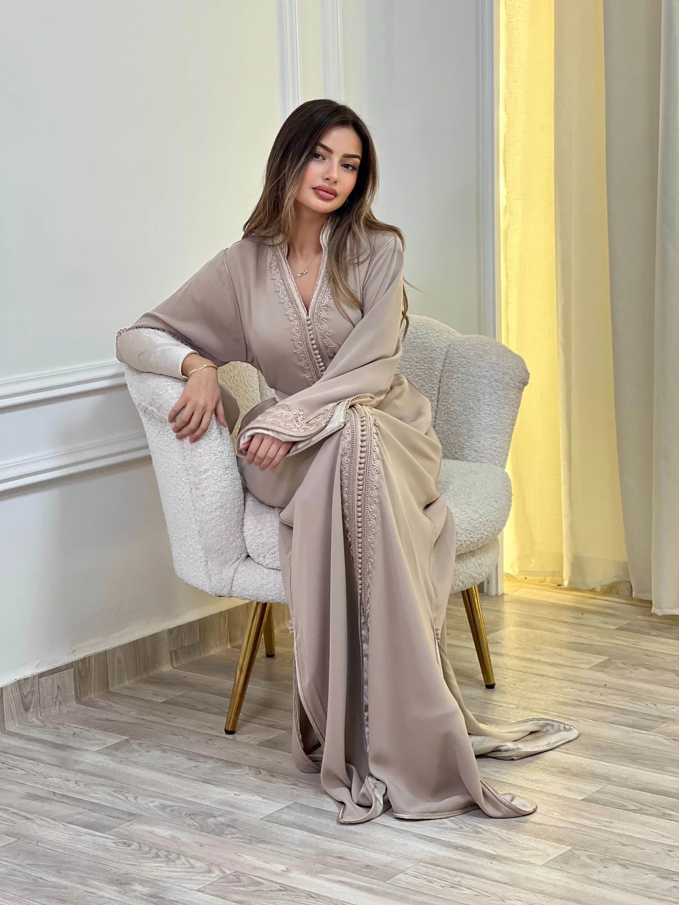 Sajida Beige Kaftan – Robe marocaine artisanale – vue produit 4